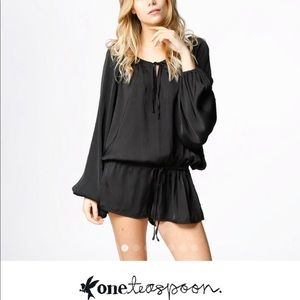 EUC OnexTeaspoon Black Aloha Le Freak Sz M Romper